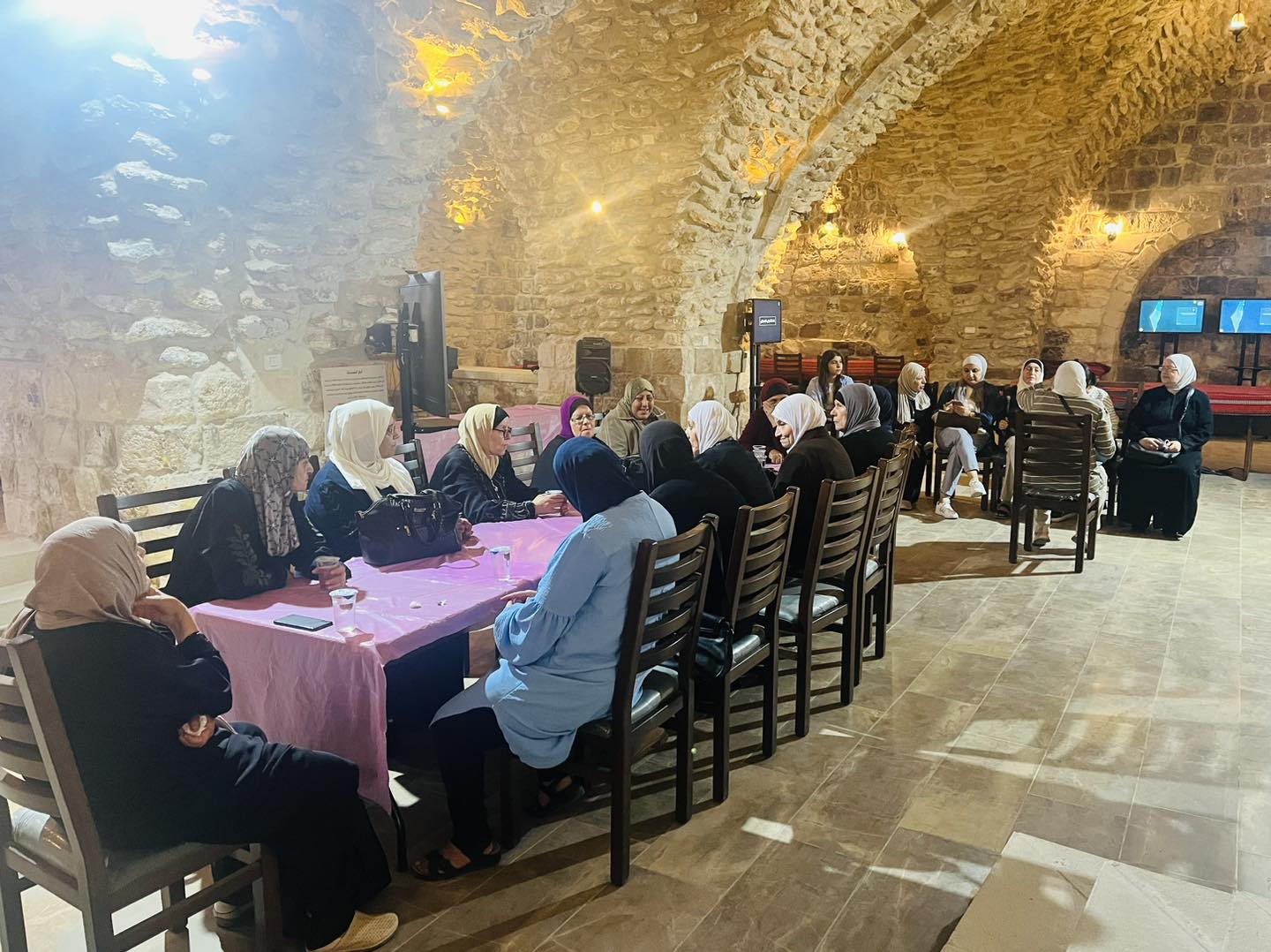 مركز الخدمة المجتمعية / جامعة النجاح الوطنية، يعد فعالية ضمن برنامج المسنين في المركز الثقافي